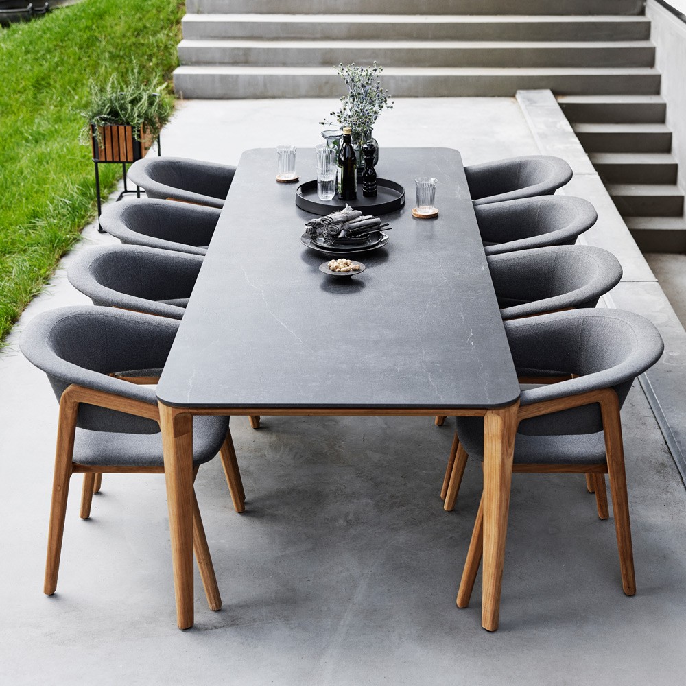 Table de jardin scandinave plateau en céramique et 8 chaises